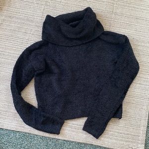 NWOT Black big turtle neck sweater